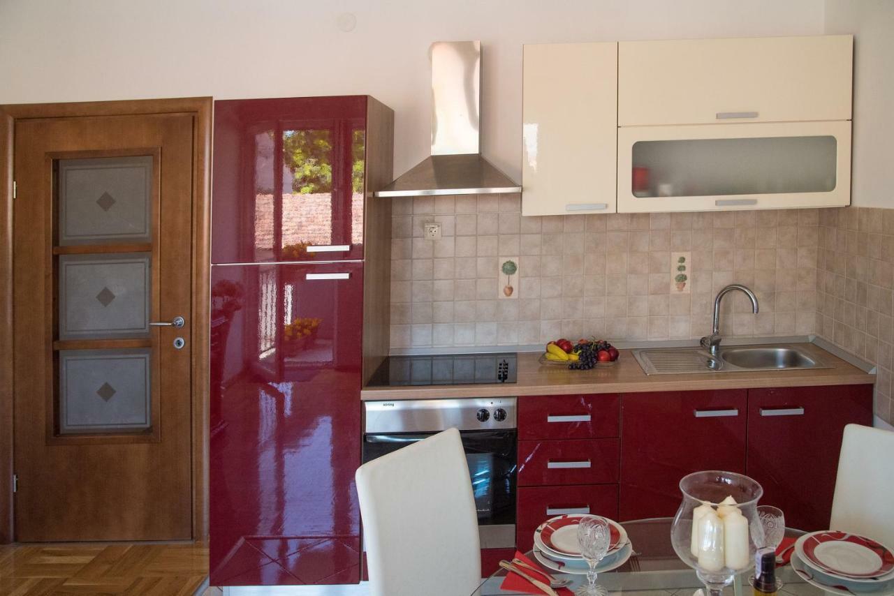 Apartment Ines Sinj Exterior foto